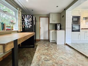 Photo 27- click for photo gallery